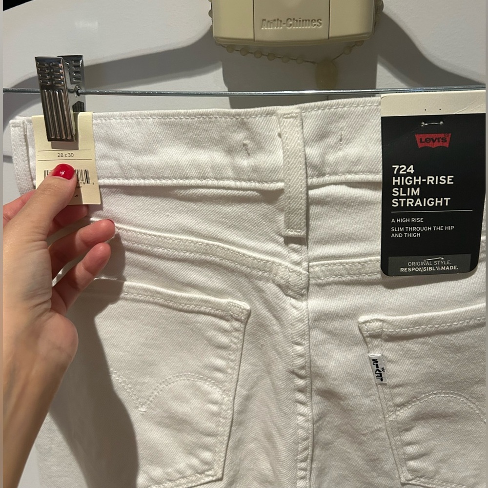 New Levi’s White stretch Denim- size 28 - Picture 3 of 4